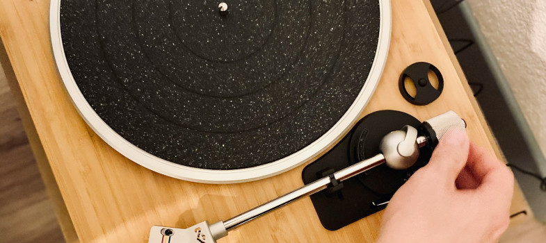Top 8 pick-up-uri (turntables) pentru începători sub 1500 RON