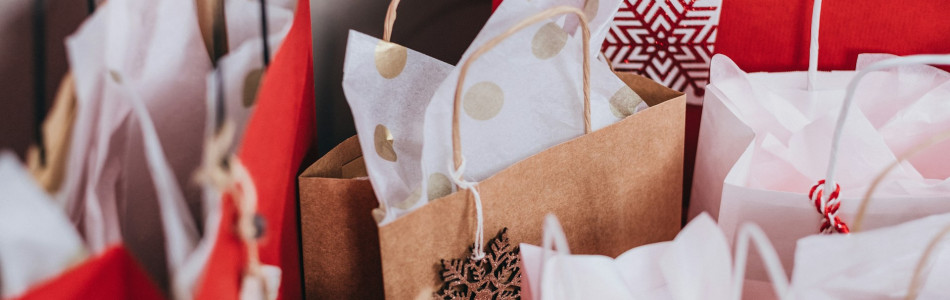 Cadouri Corporate: Cum să impresionezi un partener de afaceri fără să pari extravagant