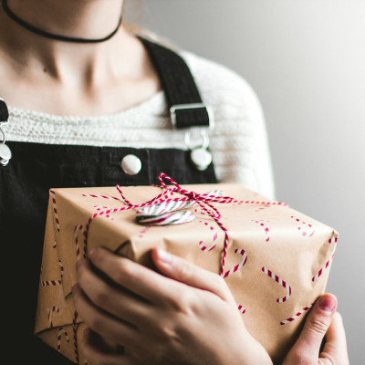 Cum alegi cadoul perfect pentru bunici: ghid complet cu idei personalizate