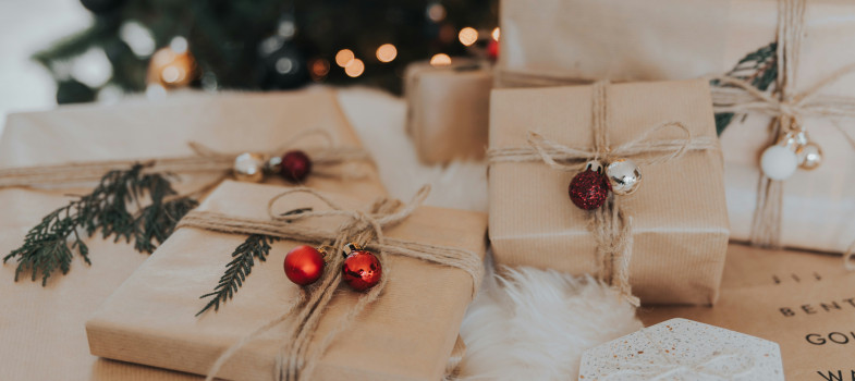 Secret Santa: Idei pentru toate tipurile de colegi (buget 30–100 lei)